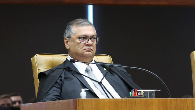 Dino suspende quebra de sigilo de Lulinha na CPMI do INSS