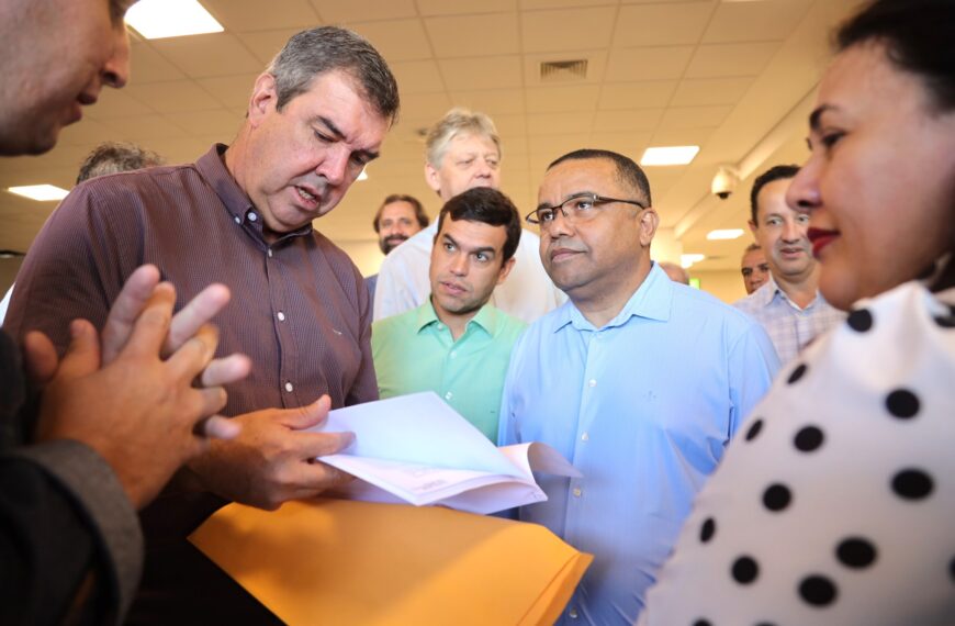 Vereadores entregam documento a Riedel com pauta prioritária a Ponta Porã