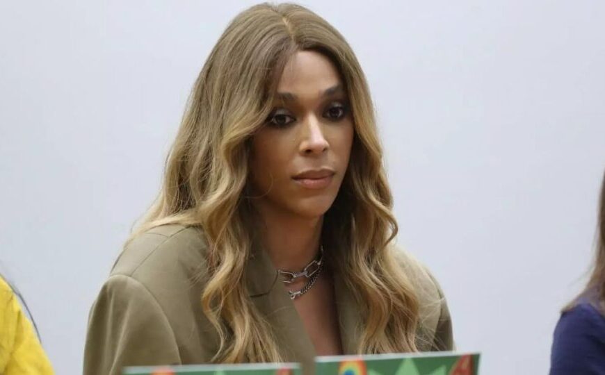 Pesquisa aponta que 74% discordam de Erika Hilton como presidente da Comissão da Mulher