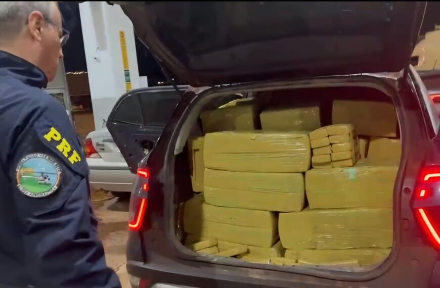 Perseguição termina com apreensão de mais de 1,2 tonelada de maconha em veículo furtado