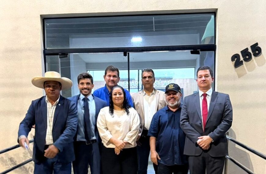 Carlos Bernardo participa de Audiênciasobre saúde pública em Paranaíba