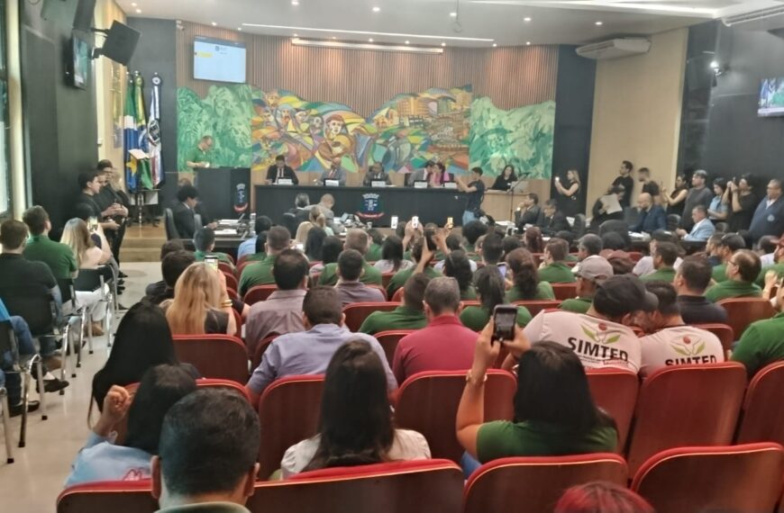 Com Plenário cheio, vereadores realizam sessão bastante movimentada
