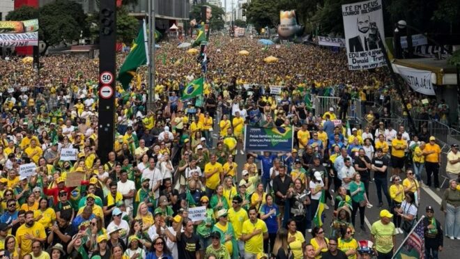 Confira fotos das manifestações convocadas por Nikolas contra veto da dosimetria, Lula e STF