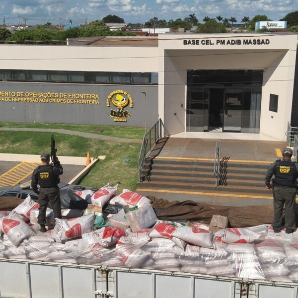 Caminhoneiro é preso com 900 quilos de drogas&hellip;