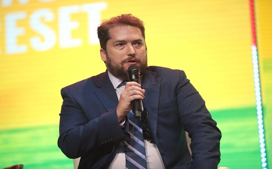 Após Moraes autorizar data, Bolsonaro pede para antecipar visita de assessor de Trump