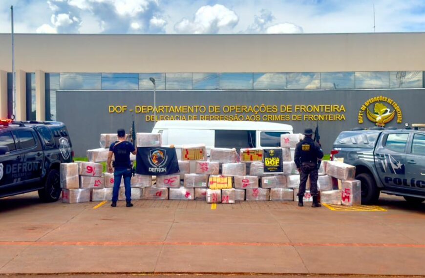 Área de lazer servia de esconderijo para o tráfico. Mais de R$ 4 mi em drogas foram apreendidas