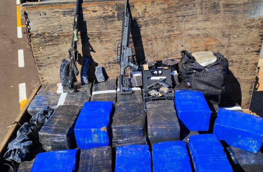 PRF apreende 3,5 toneladas de maconha, armas e munições entre MS e PR