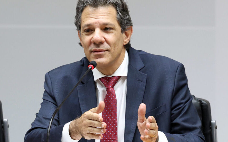 Haddad anuncia pré-candidatura ao governo de São Paulo