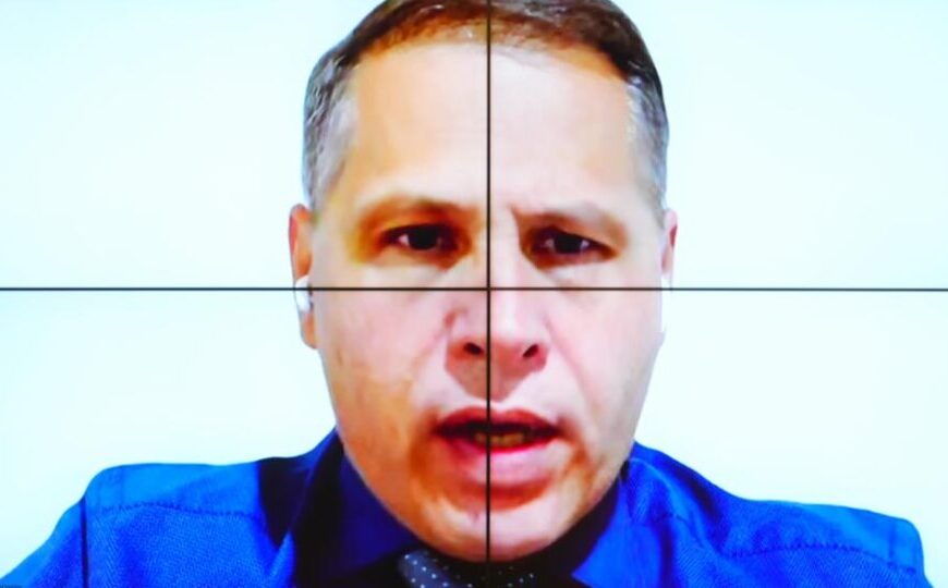 Tagliaferro é representado em audiência por defensor público que se recusa a fazer perguntas