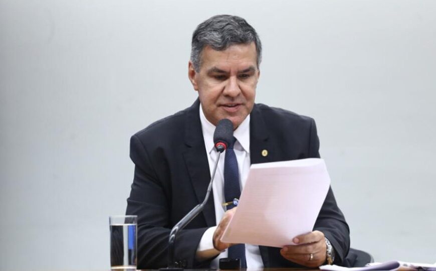 Deputado do PL que votou contra PEC da Segurança Pública vê risco à PM