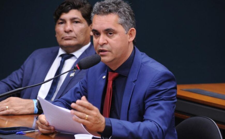 Deputado do Podemos anuncia candidatura ao TCU a Motta