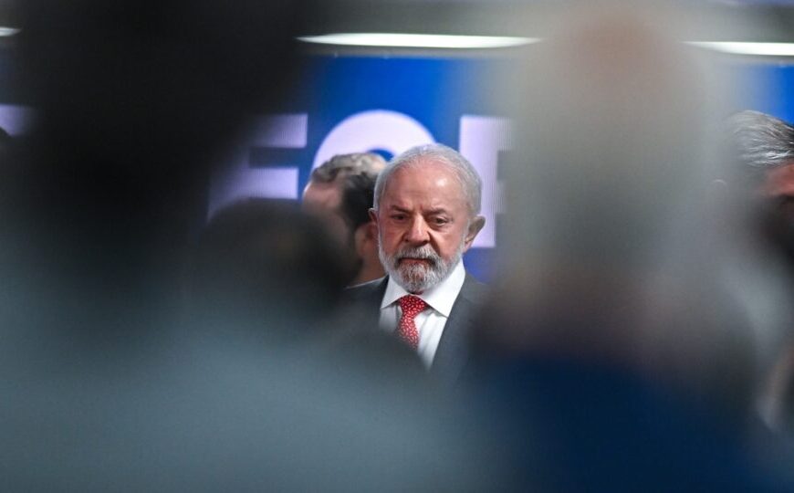 Bloomberg destaca desgaste de Lula e artigo faz paralelo com Biden