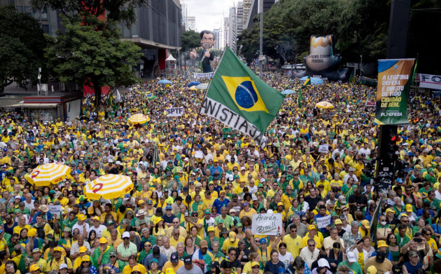 “Acorda Brasil” leva multidões às ruas, amplia pressão contra STF e une direita em torno de Flávio Bolsonaro