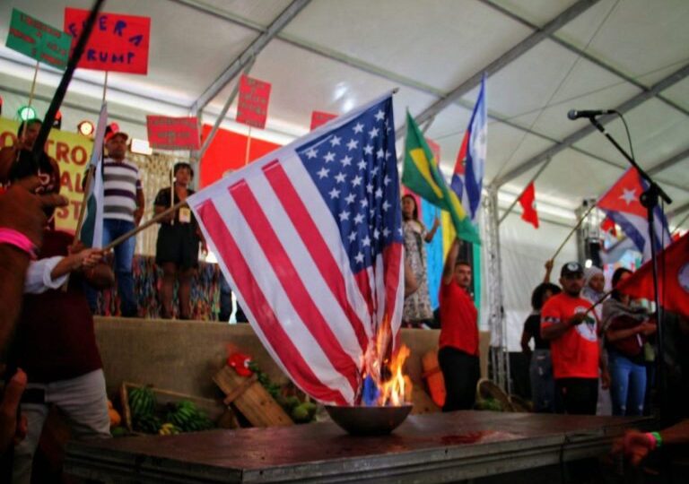 MST sai em defesa do Irã após ataques dos EUA e de Israel