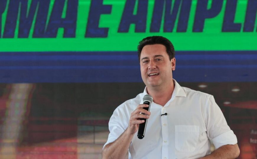 O que Ratinho Junior ganha (e perde) ao concorrer a presidente com Flávio Bolsonaro na disputa