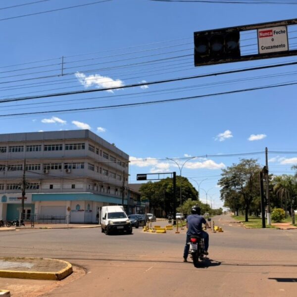 Semáforos passam por manutenção em Ponta Porã