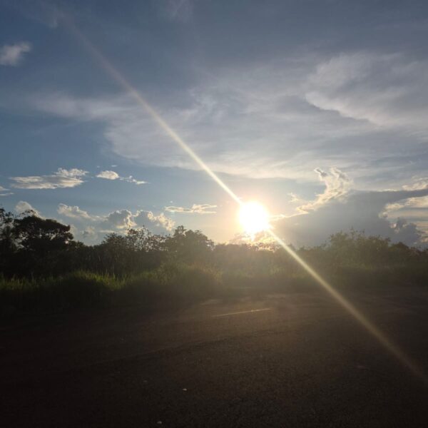 Sábado de sol e muito calor na fronteira