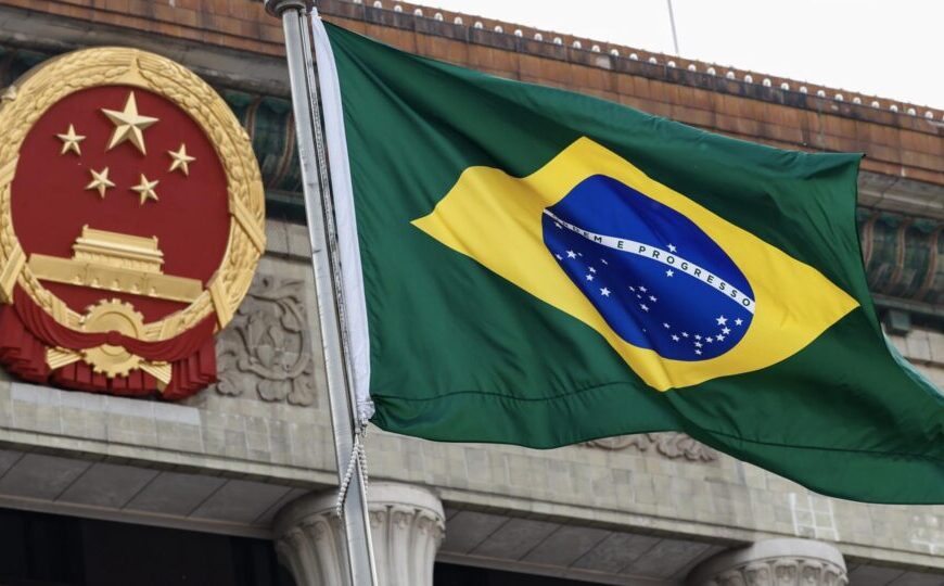 Brasil, uma colônia chinesa? Xi e Trump acirram disputa por influência sobre governo Lula