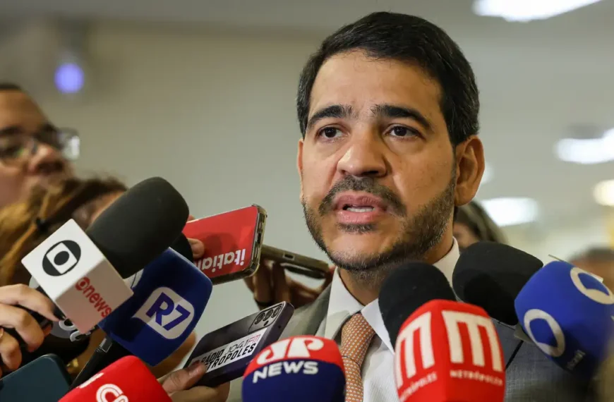 Parecer da indicação de Jorge Messias ao STF é lido na CCJ do Senado