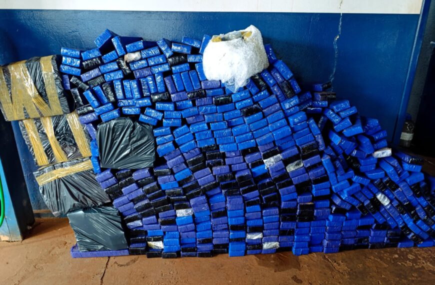 PM de Nova Itamarati apreende quase meia tonelada de maconha, cigarros e pneus contrabandeados