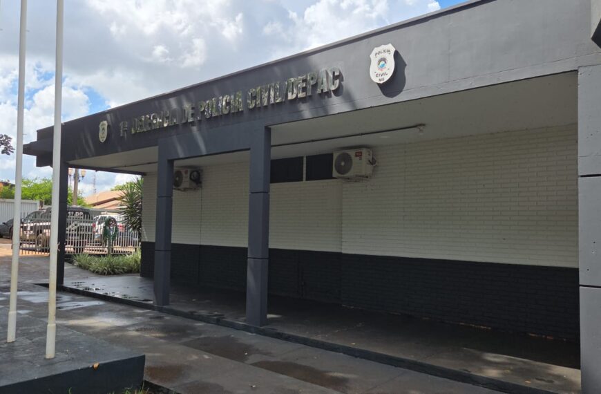 Homem é detido após furtar itens de veículos durante festa em salão