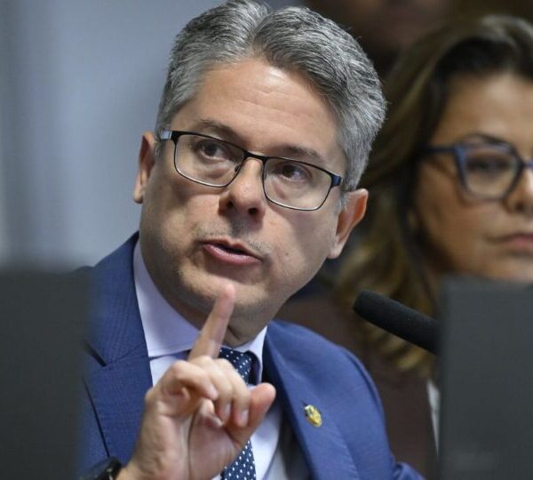 Relator Alessandro Vieira diz que reuniu 27 assinaturas&hellip;