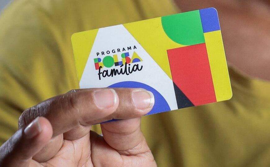Nove estados têm mais beneficiários do Bolsa Família do que CLTs