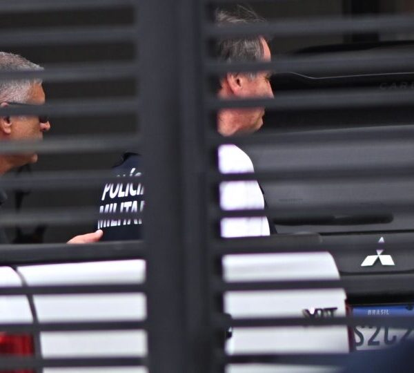 59% defendem que Bolsonaro continue em prisão domiciliar,&hellip;