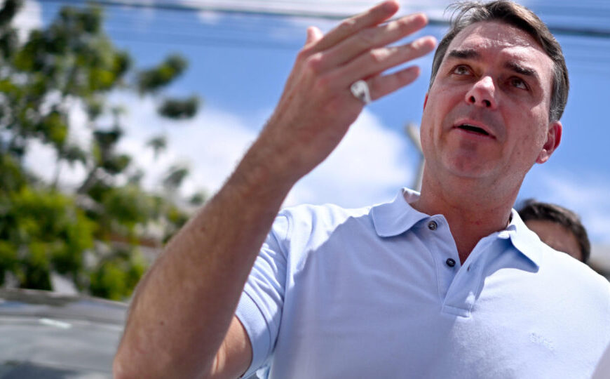 Após vídeo do PT, PL nega envolvimento de Flávio com Master: “narrativas mentirosas”