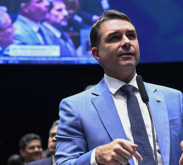 Flávio diz que Moraes pode usar STF para&hellip;