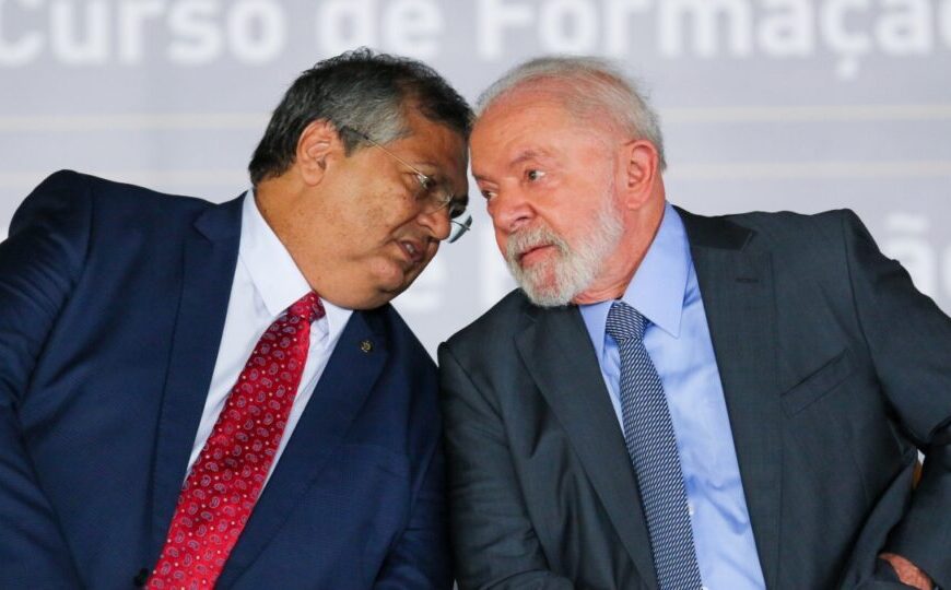 Aliados de Flávio Bolsonaro veem semelhança entre propostas de Dino e PT e alertam&hellip;