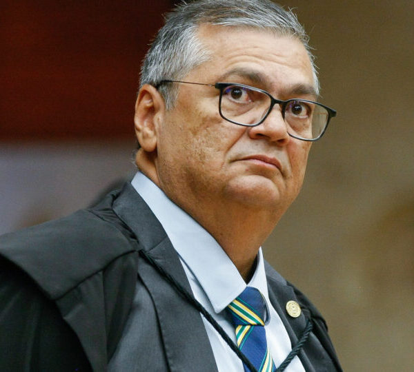 Dino exige medidas repressivas imediatas do governo Lula&hellip;