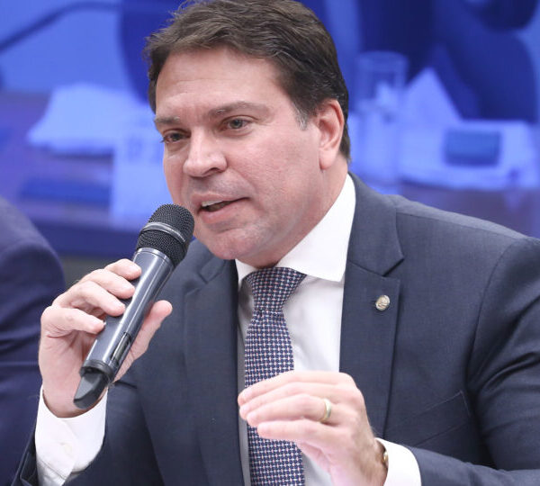 Quem pediu asilo aos EUA para o ex-parlamentar&hellip;