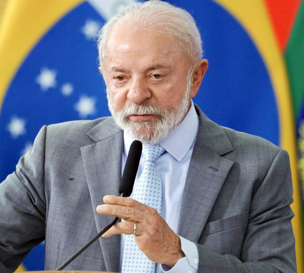 Lula diz que Brasil não precisa de escola&hellip;