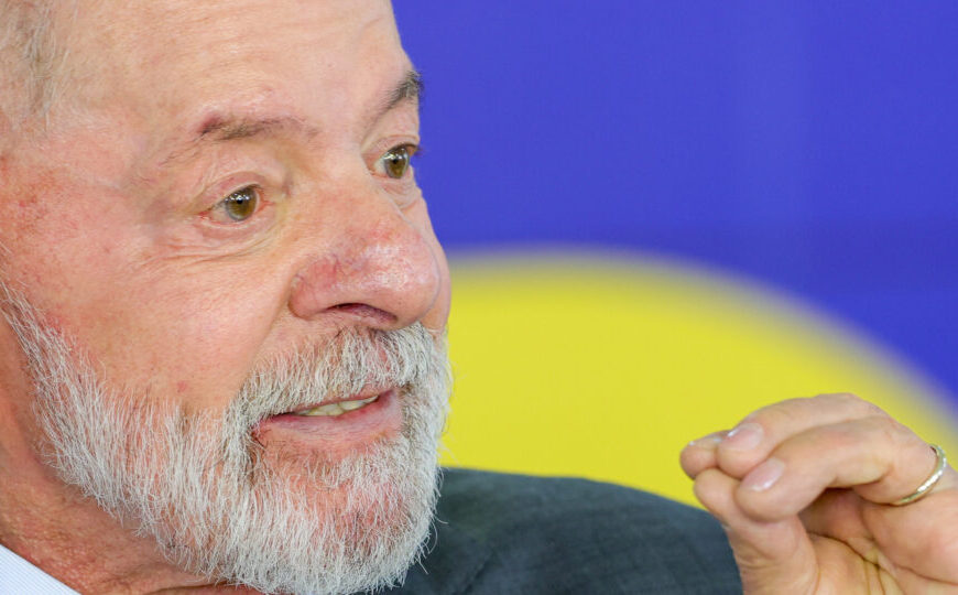Após especulação, Lula reafirma candidatura por “compromisso cristão” contra o “facismo”