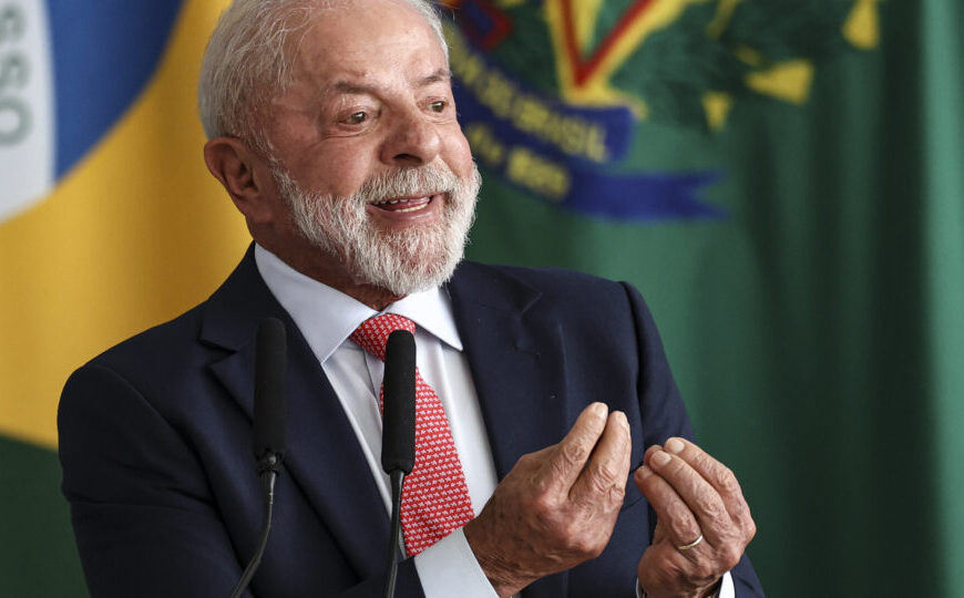 Lula critica fim do imposto sindical