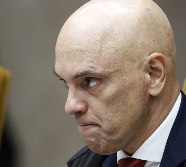 DPU diz que Moraes “violou a Constituição” em&hellip;