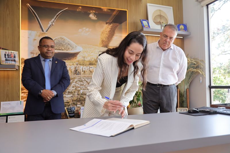 Nova secretária de Meio Ambiente toma posse em Ponta Porã