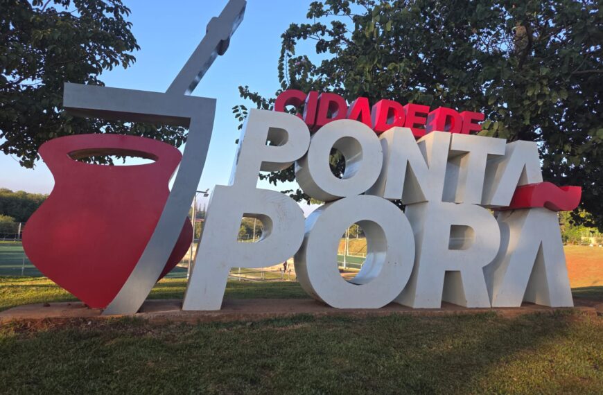 Quinta-feira de sol na região de fronteira