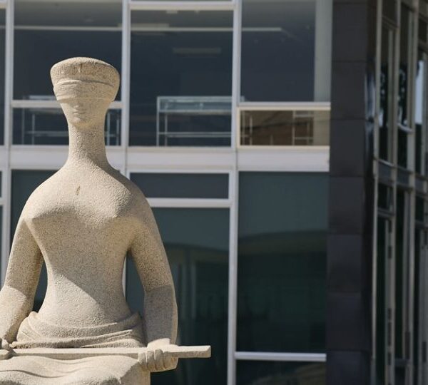 Datafolha: 55% acreditam que ministros do STF podem&hellip;