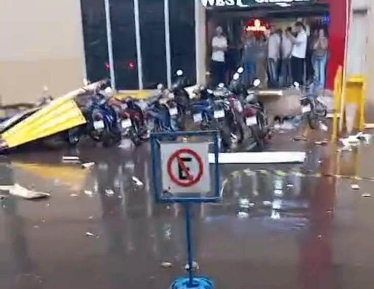 Temporal causa estragos e provoca destruição na fronteira