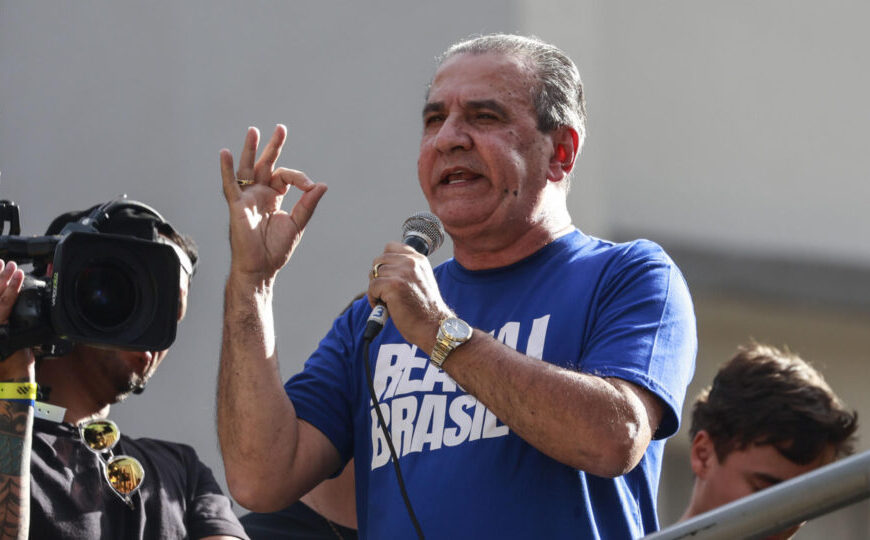 Em culto com Flávio Bolsonaro, Malafaia diz ser perseguido por Moraes