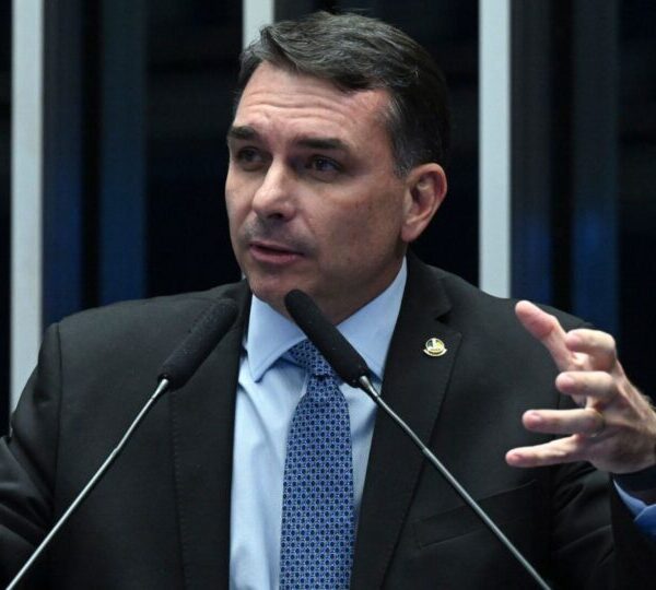 Como o encontro entre Flávio Bolsonaro e Trump&hellip;