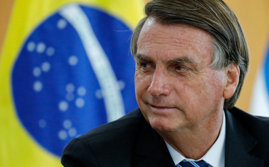 Defesa de Bolsonaro aciona Fachin para anular condenação no STF