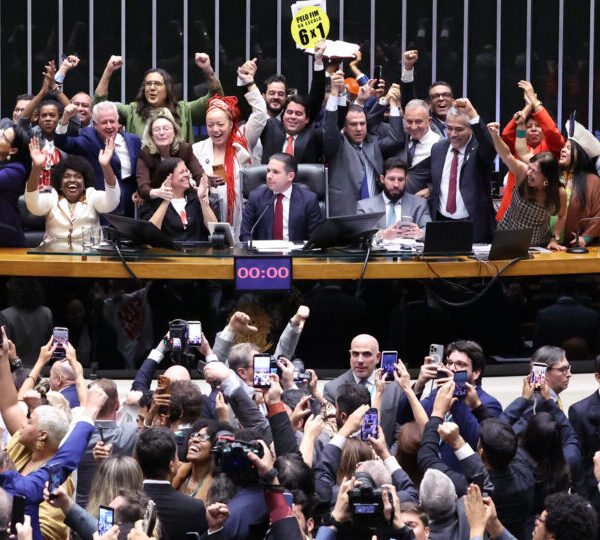 Como votou cada deputado na aprovação da PEC&hellip;