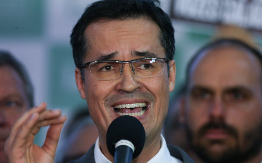Dino revoga decisão que tirou do ar reportagem sobre situação eleitoral de Deltan