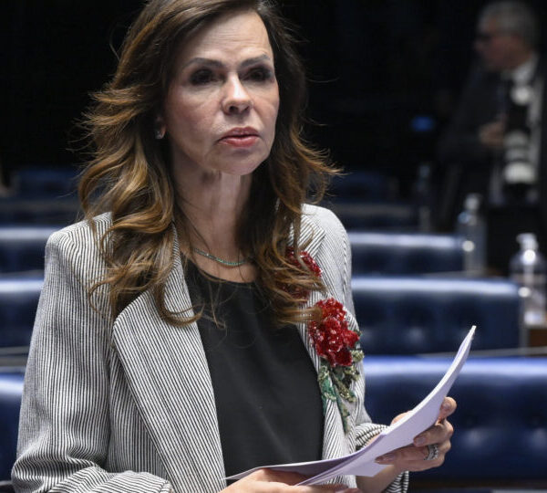 Senado aprova piso de R$ 5.130 para professores&hellip;