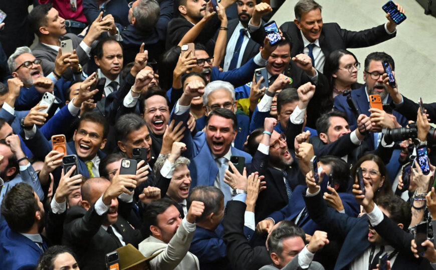 Quem foram os parlamentares que mais se destacaram na oposição e agora buscam reeleição