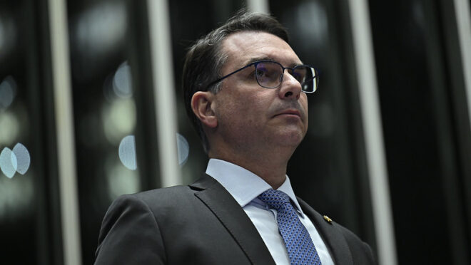 AtlasIntel inclui áudio atribuído a Flávio em pesquisa; empresa nega impacto no resultado