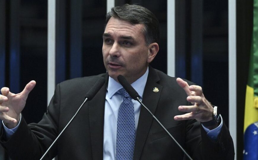 Justiça manda Google entregar dados de perfis que ligaram Flávio Bolsonaro ao Comando Vermelho